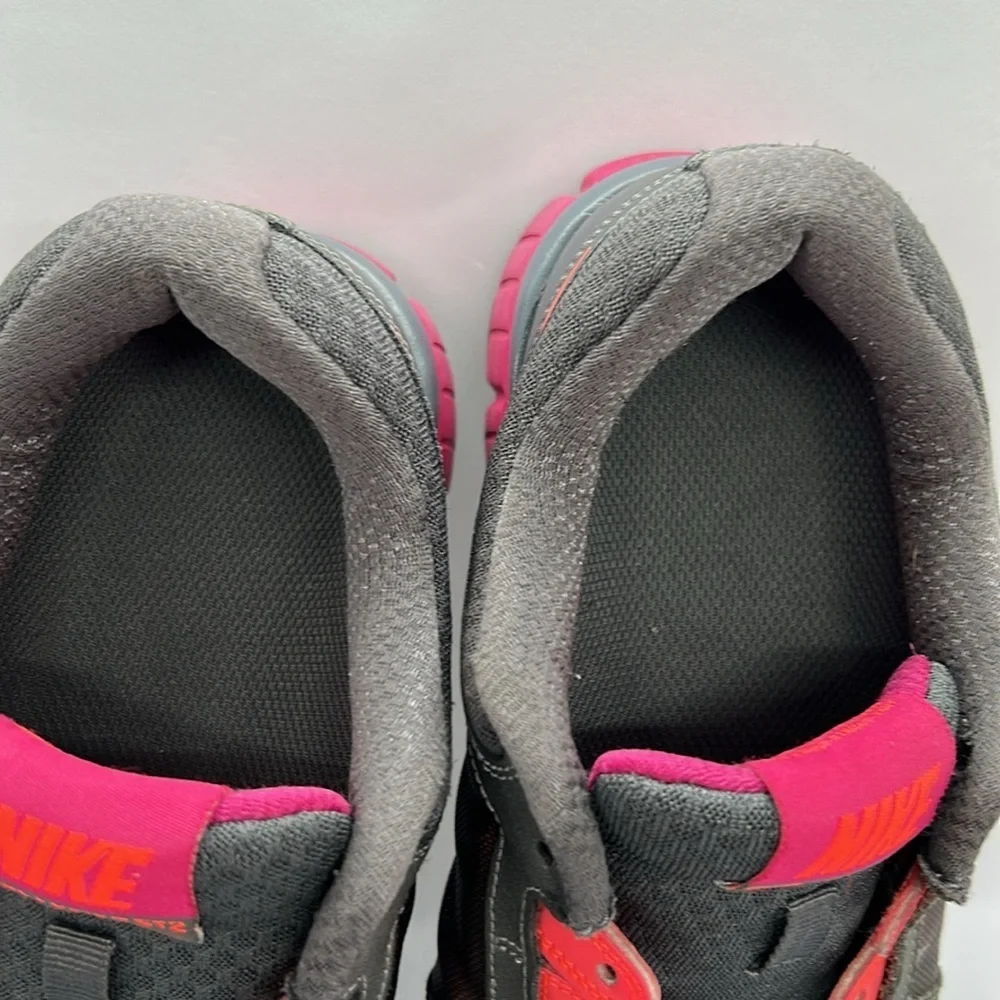 Nike Women's Gray and Hot Pink dual fusion ST2 Athletic Shoes